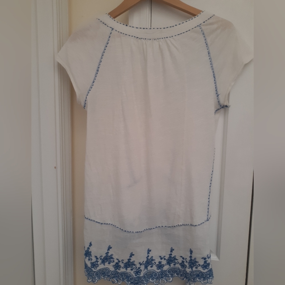 High-low Embroidered Tunic - Picture 3 of 8